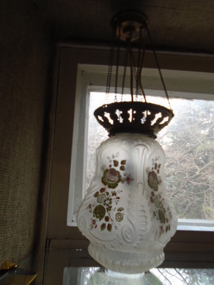 Светильник - фонарь литое стекло, роспись по стеклу,латунь, чеканка. Начало ХХ века.
