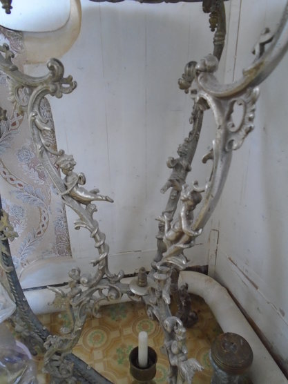 Столик литой белый чугун 19 век